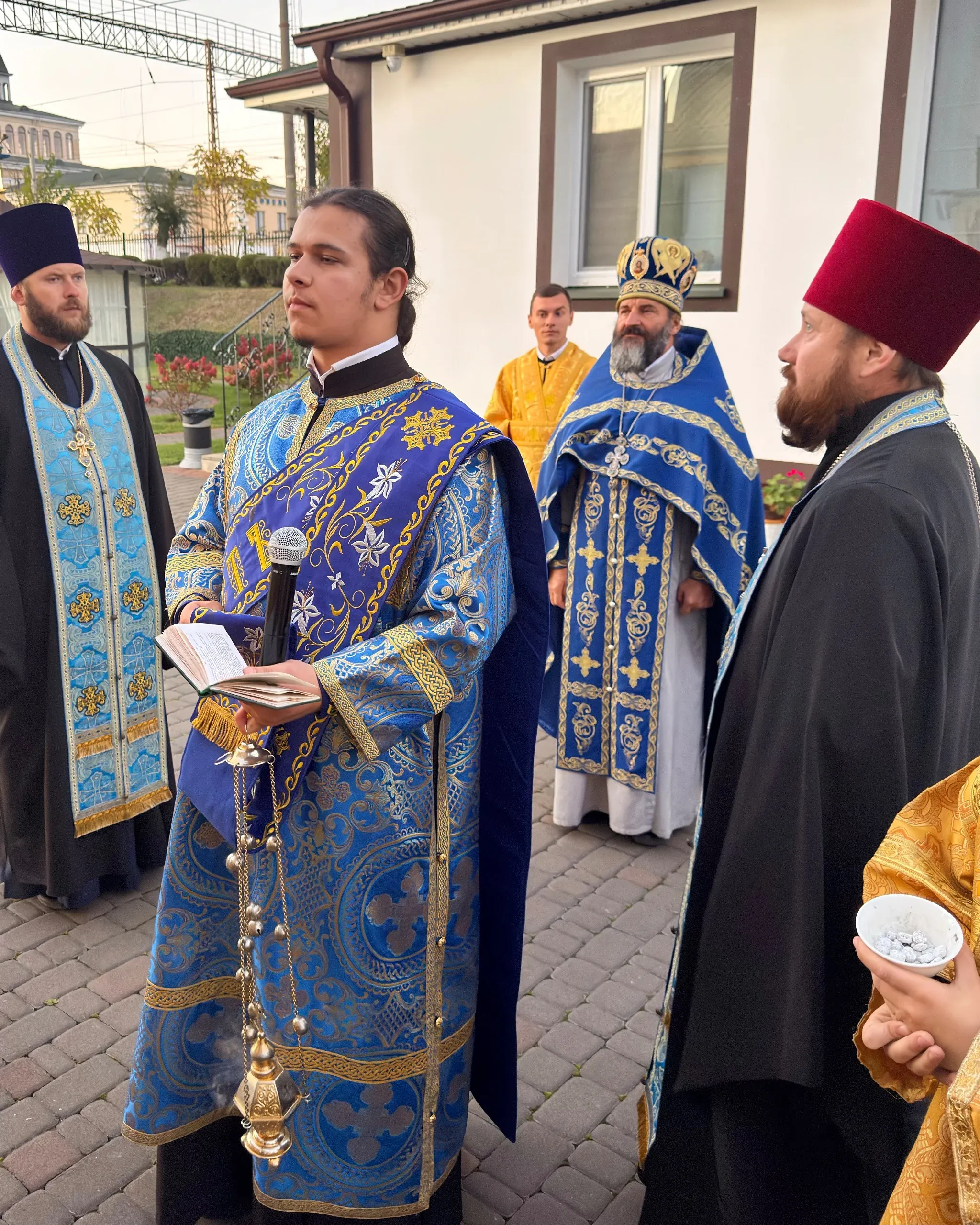 Всенічне бдіння напередодні свята Покрови Пресвятої Богородиці у храмі преподобного Сергія — фото 6
