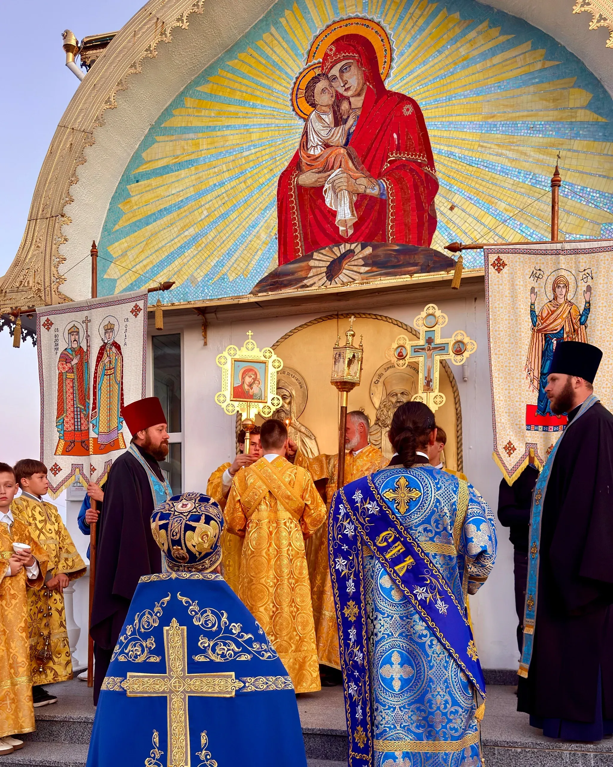 Всенічне бдіння напередодні свята Покрови Пресвятої Богородиці у храмі преподобного Сергія — фото 7