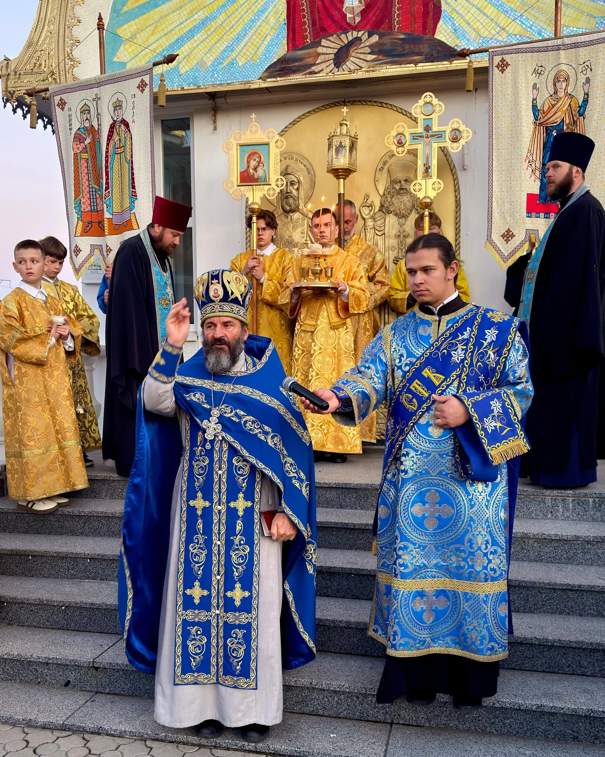 Всенічне бдіння напередодні свята Покрови Пресвятої Богородиці у храмі преподобного Сергія — фото 8