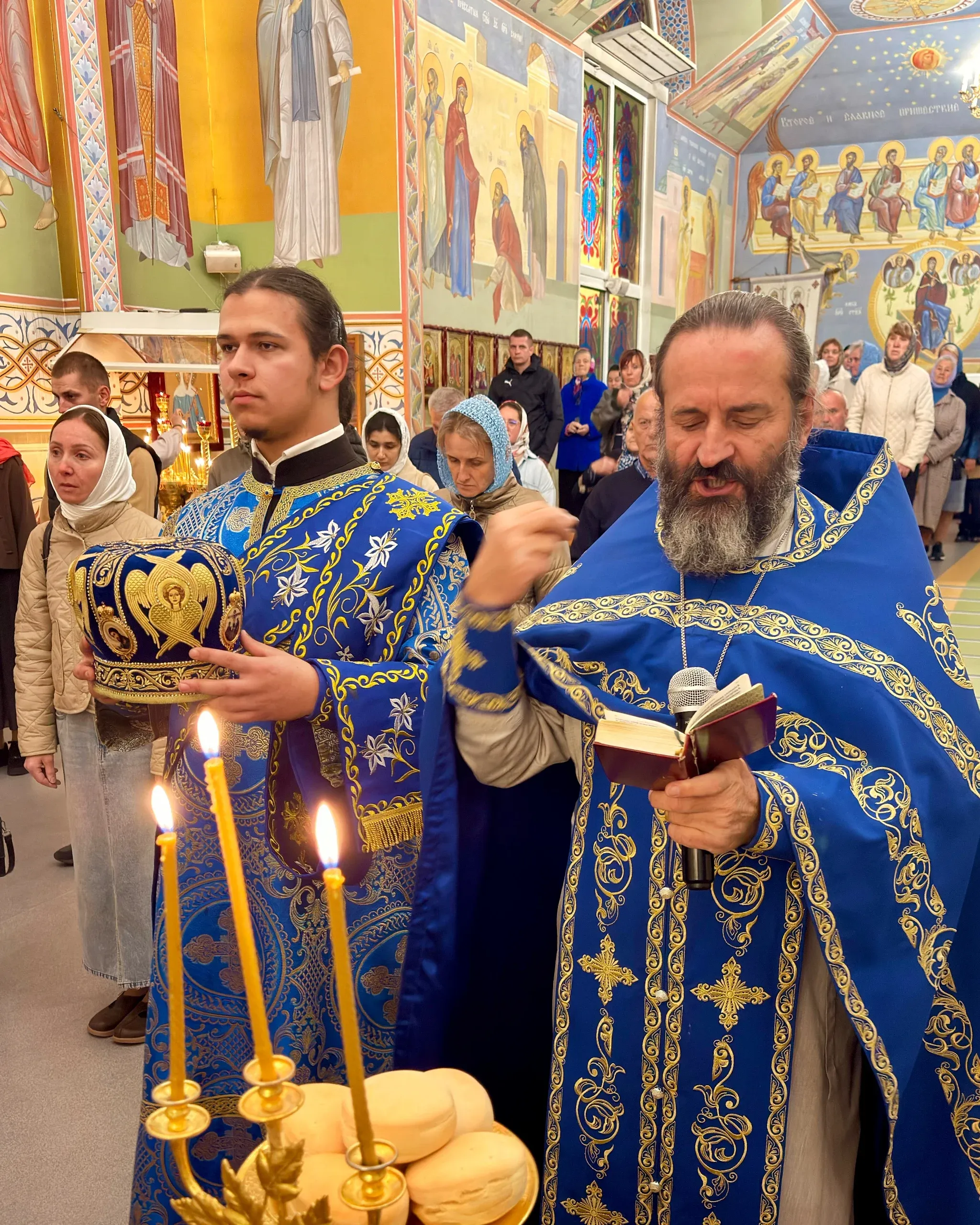 Всенічне бдіння напередодні свята Покрови Пресвятої Богородиці у храмі преподобного Сергія — фото 11